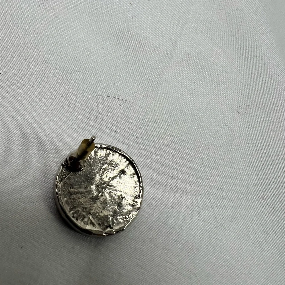 Spiral beaded pin
